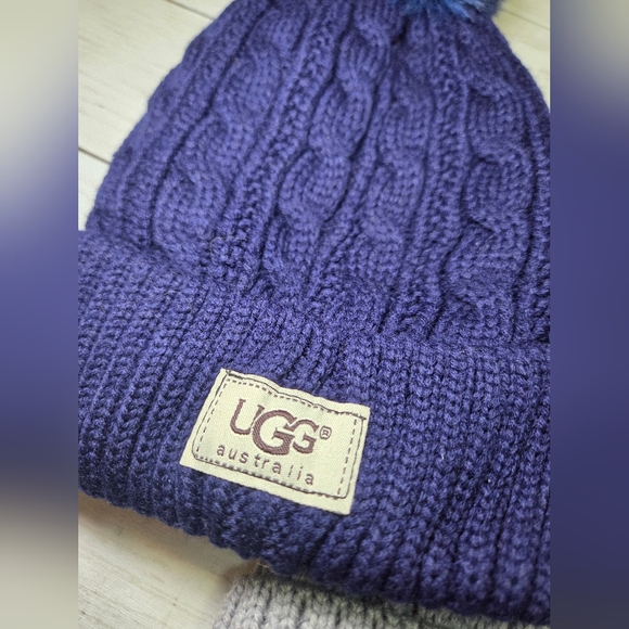 UGG Navy and Light Gray Pom-Pom Beanie Set - Picture 3 of 5